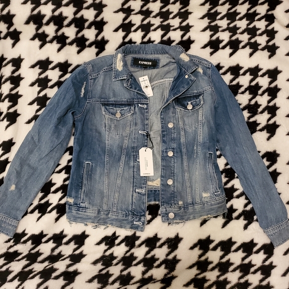 NWT Express Western Yoke Distressed Denim Trucker Jacket - Picture 3 of 7